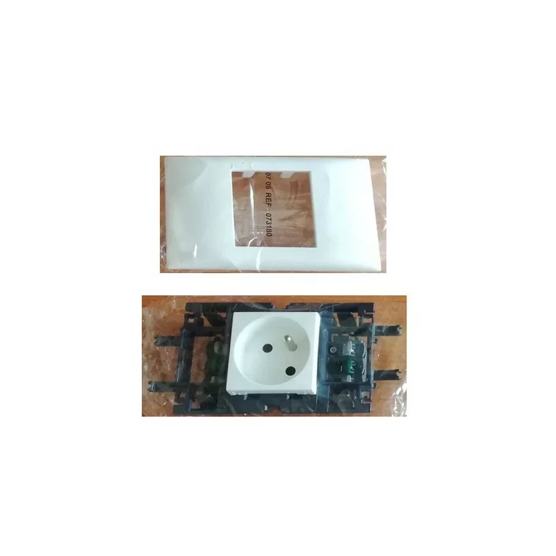 Legrand 073180 Prise Mosaic 2P+T DLP et colonnes - support Prix Cassé