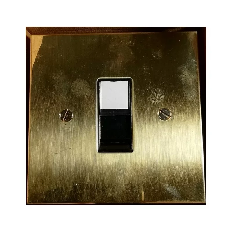 Forbes & Lomax Prise RJ45 Complète - Enjoliveur dorée Commander Vite